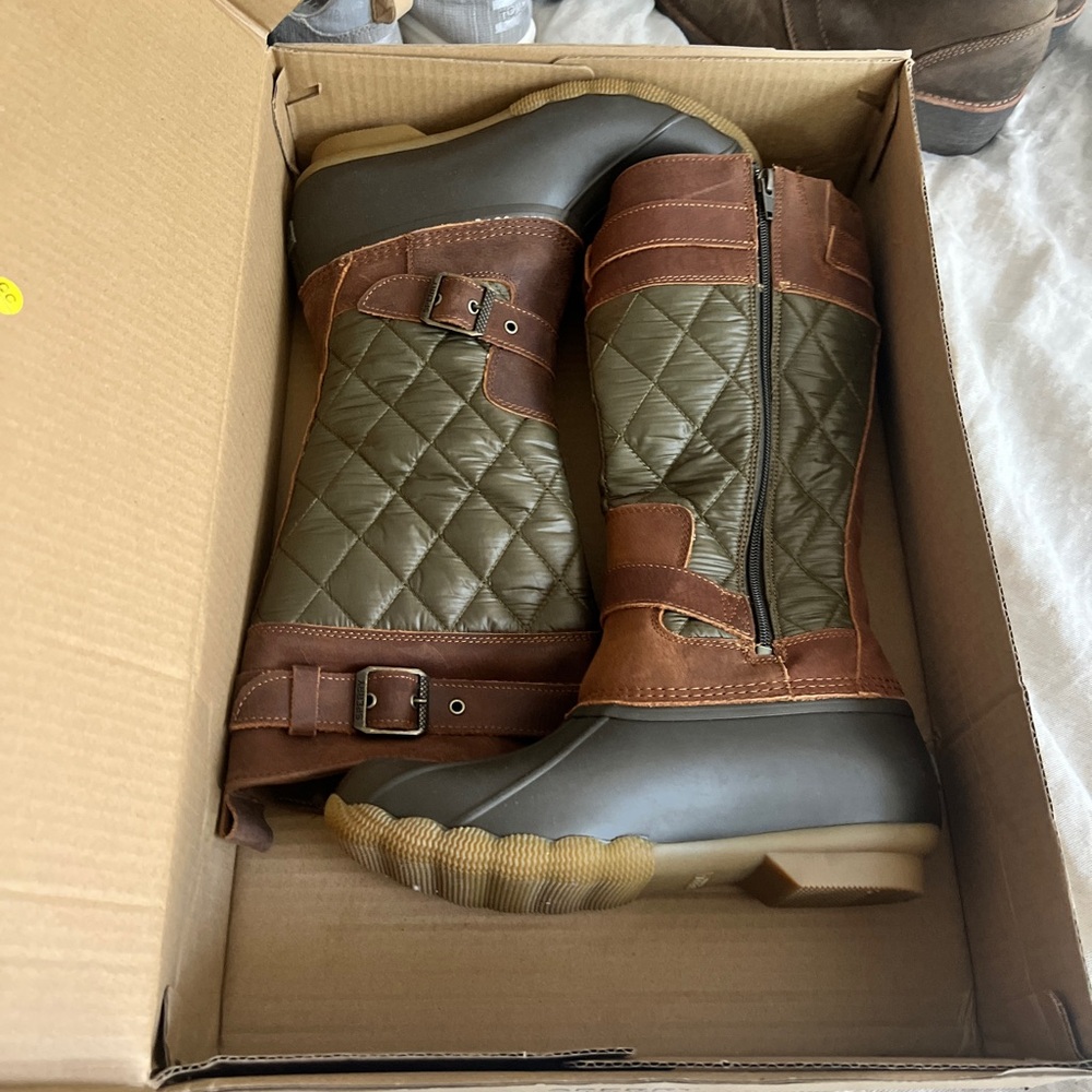 Sperry Women's Saltwater Olive/Brown Tall Nylon Duck Boots